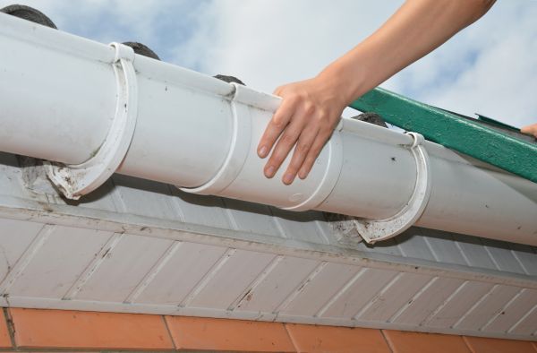 Gutter Reattachment in Hagerstown