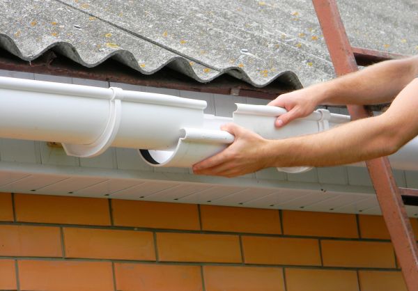 Cost of Gutter Hanging in Hagerstown